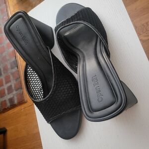 Black Mesh mule sandal. Open toe